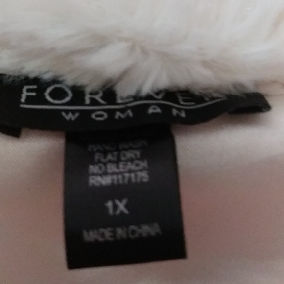 Short jacket - Picture 3 of 3